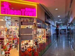 Sunshine Plaza (D7), Retail #636298111